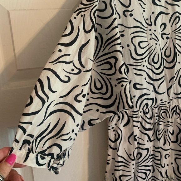 Zara White & Black Printed Tired V-Neckline Midi Dress Voluminous Sleeves Lined - Picture 6 of 12